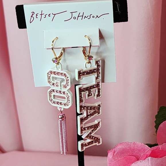 🏷 CLEARANCE! Betsey Johnson Go Team Mis-matched Dangle Earrings - Picture 2 of 6